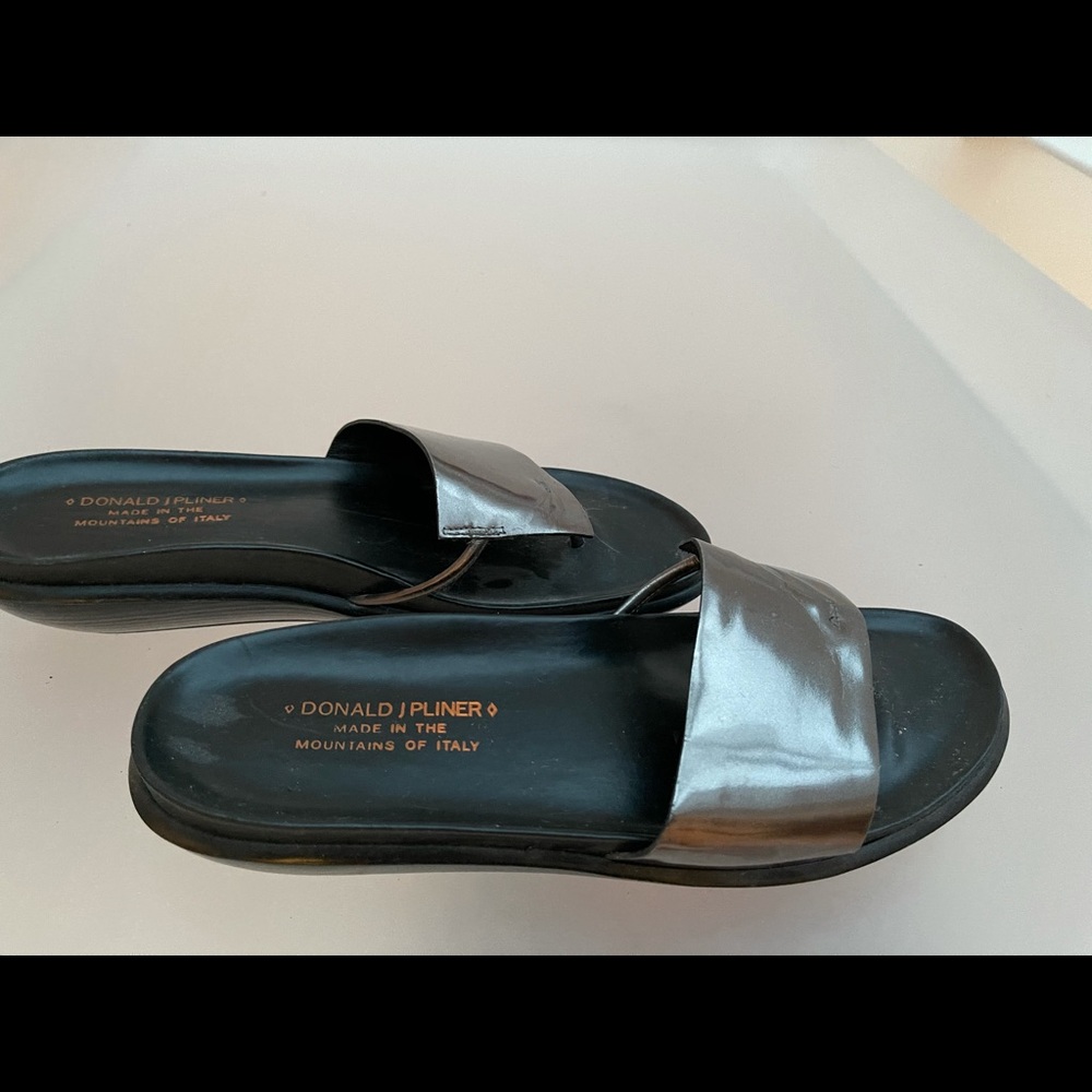Sandals - Picture 2 of 4